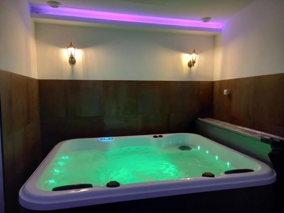 #Fer Rever 63# Spa # Thiers Exterior foto